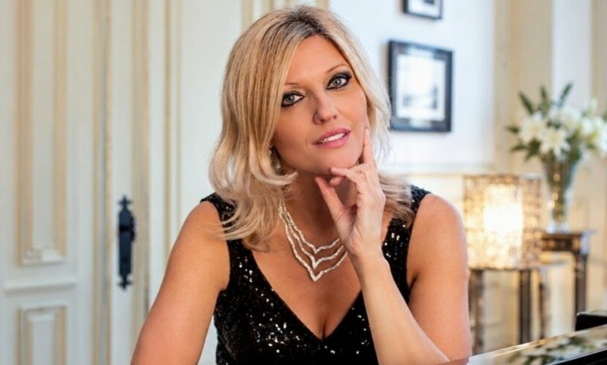 Tacchi a spillo e pianoforte, Veronique Vanhou ad Ascoli per l'anteprima nazionale di Sonora Imago