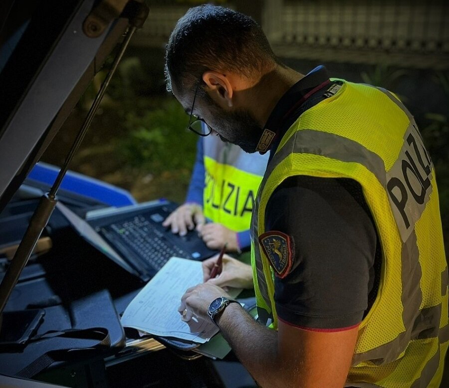 Incendia rifiuti vicino alla statale 417 in territorio di Ramacca