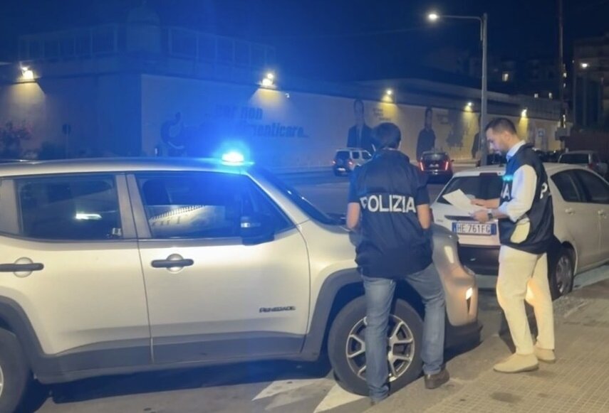 Contrasto al gioco illegale, sequestrati dalla Polizia di Stato 14 apparecchi non conformi in un circolo del Centro Contrasto al gioco illegale, sequestrati dalla Polizia di Stato 14 apparecchi non conformi in un circolo del Centro