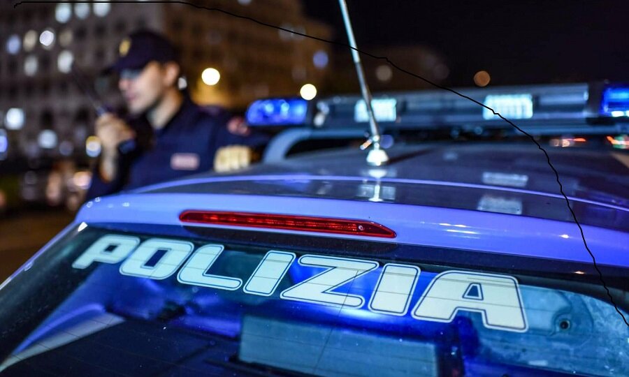Fermato per un controllo aggredisce i poliziotti e danneggia la Volante