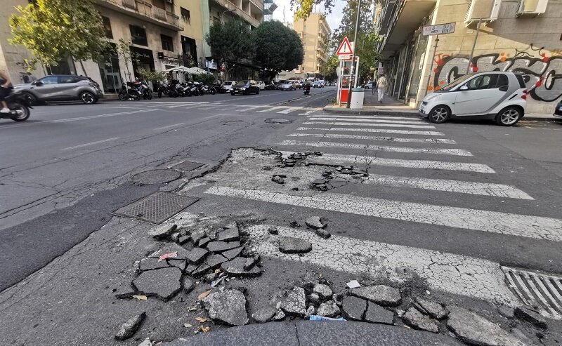 Danni al manto stradale in viale Vittorio Veneto nel III Municipio
