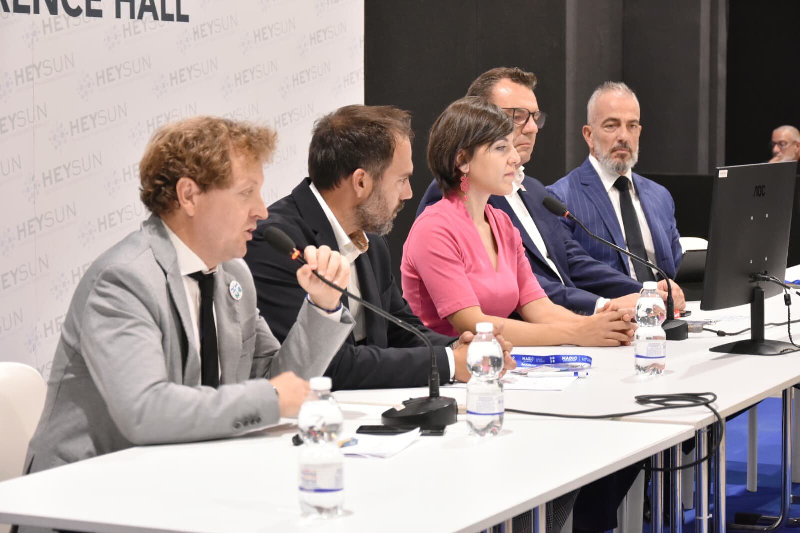 Hydrogen Valleys oltre il PNRR, H2IT: 'Ora creare le condizioni per rendere strutturali gli investimenti' Hydrogen Valleys oltre il PNRR, H2IT: 'Ora creare le condizioni per rendere strutturali gli investimenti'