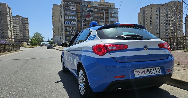 Stalker trentanovenne arrestato a Librino dalla Polizia di Stato Stalker trentanovenne arrestato a Librino dalla Polizia di Stato