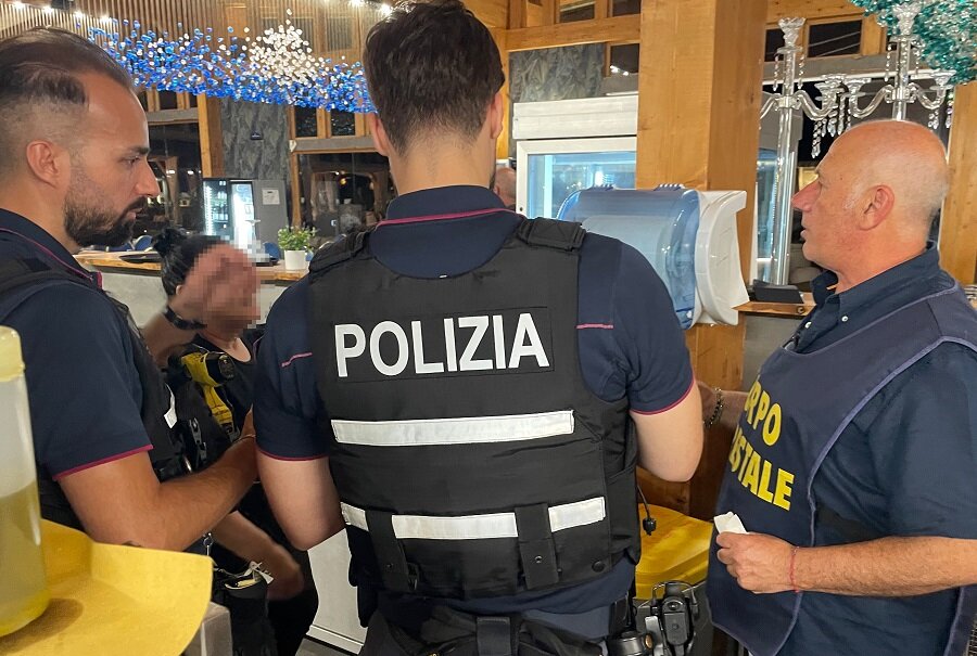 Task force coordinata dalla Polizia di Stato controlla due stabilimenti balneari in viale Kennedy