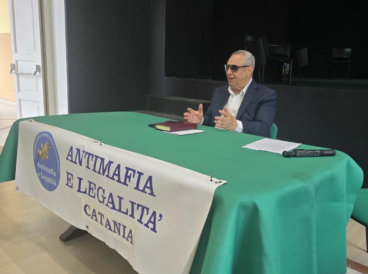 &ldquo;La lotta alla mafia non si fa con le corone di alloro, ma garantendo dignit&agrave; e sicurezza a chi ha creduto nelle istituzioni&rdquo;