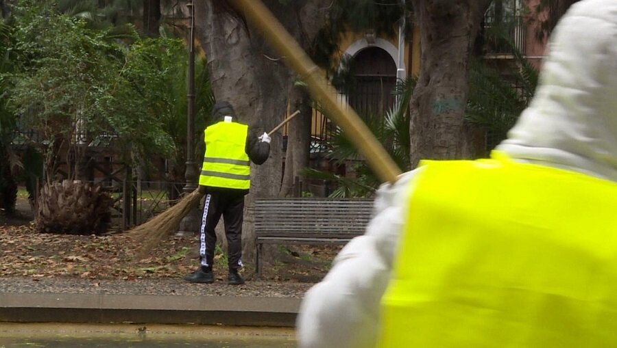 Rifiuti, al via spazzamento domenicale nei quartieri, si parte da Picanello