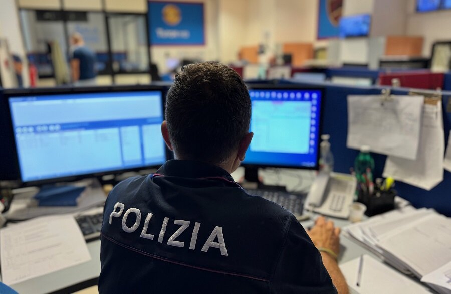 sorpreso-a-staccare-i-cavi-di-rame-dal-muro-di-una-struttura-abbandonata-35enne-arrestato-dalla-polizia-di-stato.jpeg sorpreso-a-staccare-i-cavi-di-rame-dal-muro-di-una-struttura-abbandonata-35enne-arrestato-dalla-polizia-di-stato.jpeg