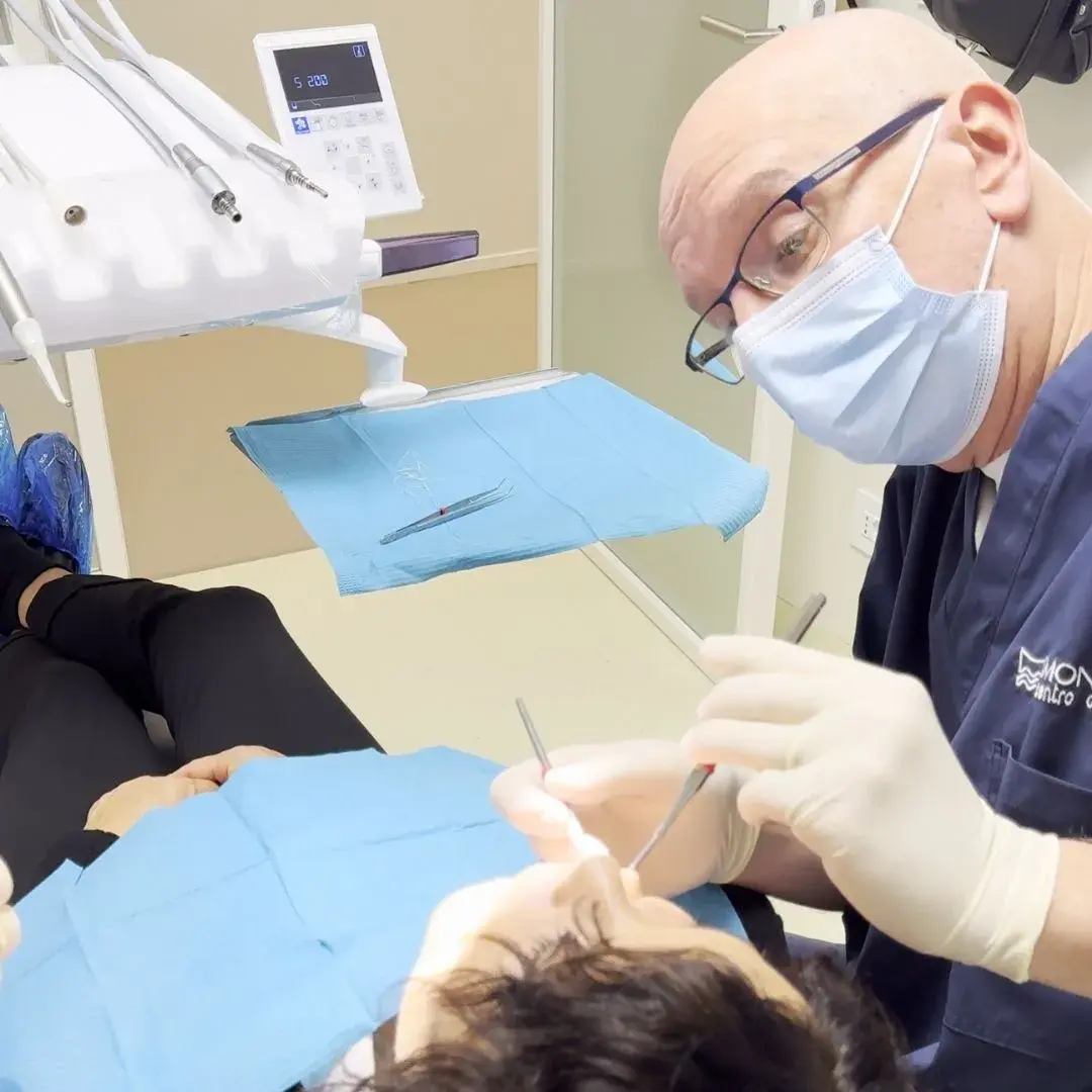 foto-ci-prendiamo-cura-di-te-2-dentista-a-san-giovanni-lupatoto.webp foto-ci-prendiamo-cura-di-te-2-dentista-a-san-giovanni-lupatoto.webp