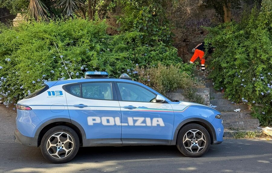 Maxi intervento anti-degrado coordinato dalla Polizia di Stato nel Centro storico Maxi intervento anti-degrado coordinato dalla Polizia di Stato nel Centro storico
