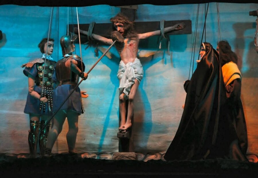 Al Teatro Stabile Mascalucia Mario Re la Compagnia Arte Pupi racconta il dramma sacro Cristo al Golgota