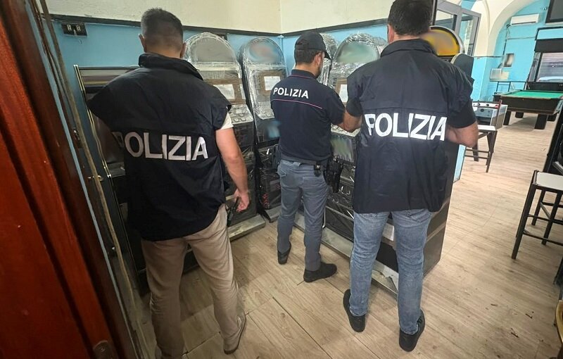 Contrasto al gioco illegale, sequestrati dalla Polizia di Stato 6 apparecchi da gioco non conformi