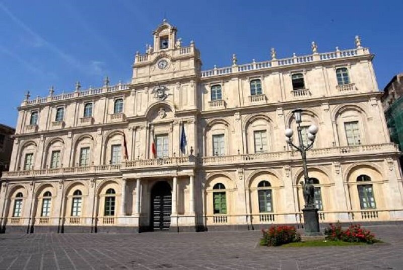 palazzo-delluniversità.jpeg palazzo-delluniversità.jpeg