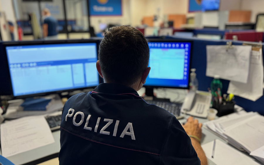 Sorpresi a rubare parti d&rsquo;auto in piena notte