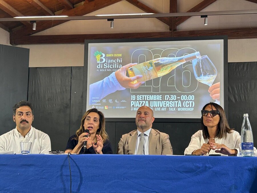 'Bianchi di Sicilia', il 19 settembre Piazza Università ospita il festival del vino e della cultura