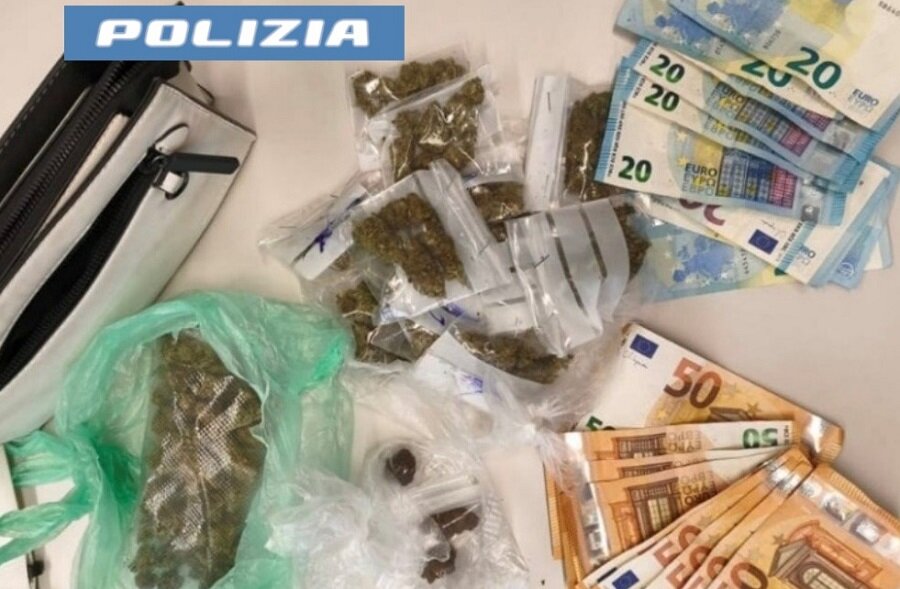 In scooter con marijuana e hashish, diciannovenne arrestato dalla Polizia di Stato