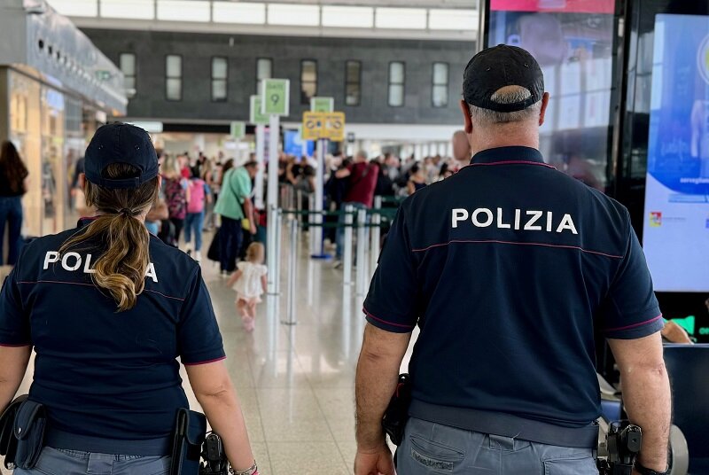 Venticinquenne albanese fermata dalla Polizia di Stato in aeroporto
