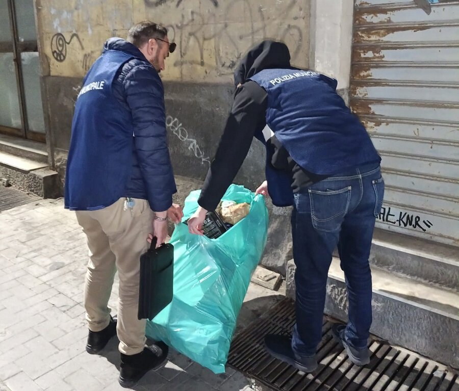 Polizia Ambientale, sabato controlli in varie zone della citt&agrave;,147 sanzioni e un furgone sequestrato