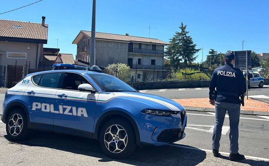 Controlli straordinari della Polizia di Stato a Pedara e Trecastagni