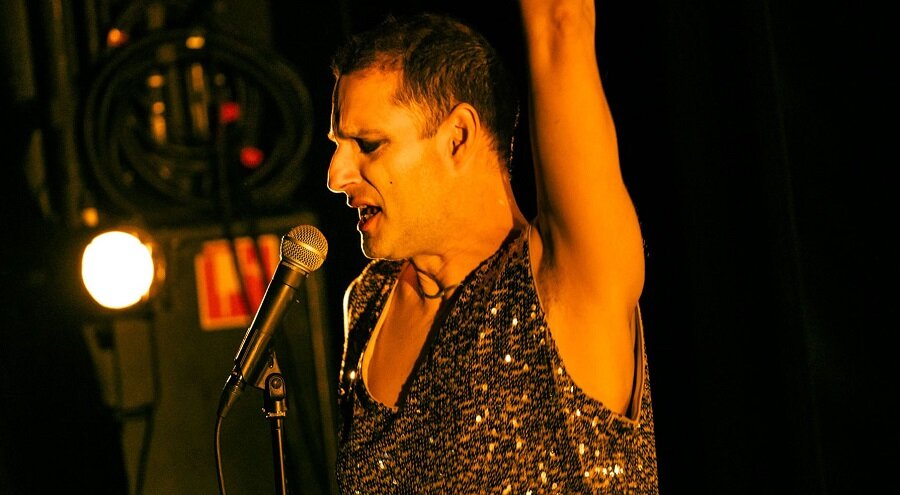 Per Palco Off al teatro Ambasciatori di Catania Tindaro Granata e le canzoni di Mina