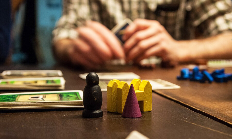 i-giochi-piu-divertenti-per-trascorrere-serata-in-casa-gli-amici-7265b3b92e084f952333d3bb09b68c66.jpeg