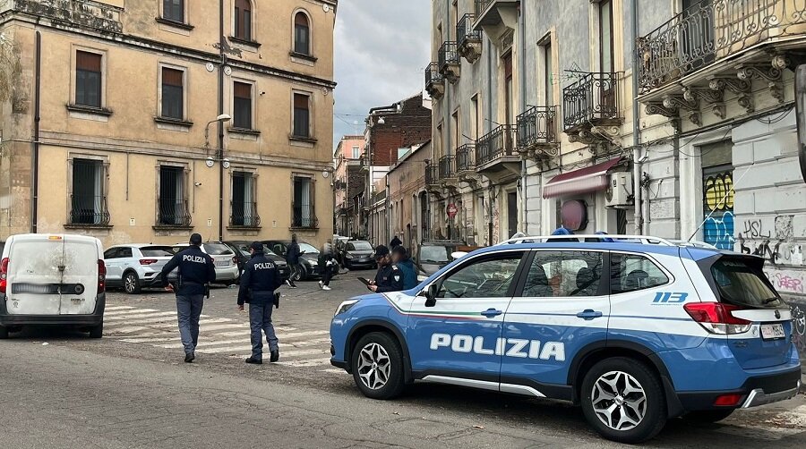 Controlli congiunti della Polizia di Stato e della Polizia Locale nei quartieri San Berillo e San Cristoforo Controlli congiunti della Polizia di Stato e della Polizia Locale nei quartieri San Berillo e San Cristoforo
