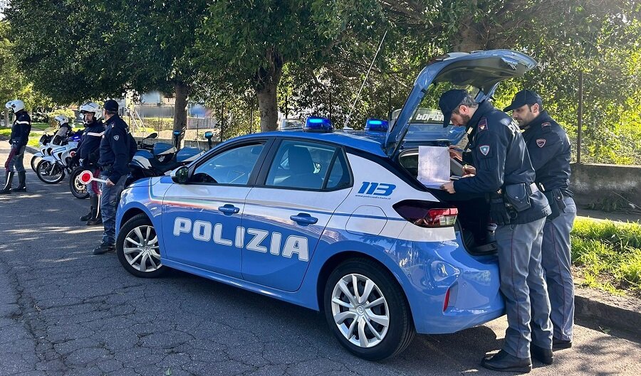 Controlli a tappeto coordinati dalla Polizia di Stato nel quartiere San Giovanni Galermo