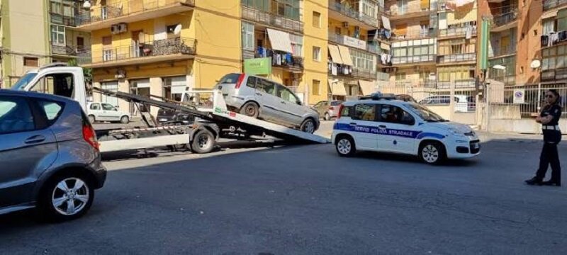 Veicoli abbandonati e carcasse di mezzi, il servizio di rimozione resta attivo
