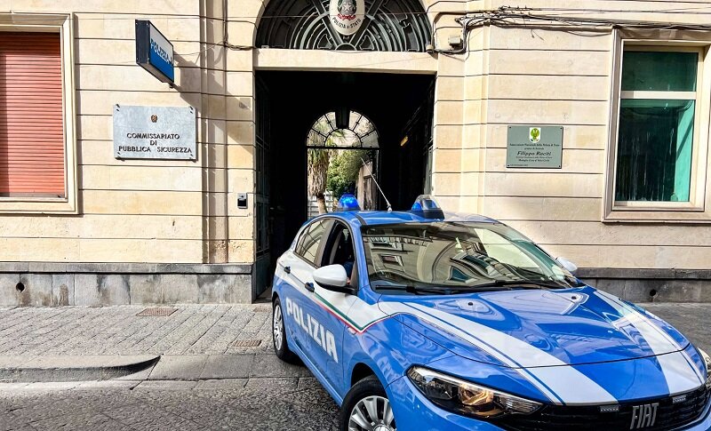 Maltrattamenti in famiglia, ad Acireale 2 fratelli arrestati dalla Polizia di Stato Maltrattamenti in famiglia, ad Acireale 2 fratelli arrestati dalla Polizia di Stato