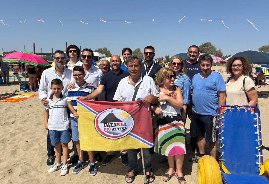 Mare, spiagge libere attrezzate e spazi riservati per accogliere disabili Mare, spiagge libere attrezzate e spazi riservati per accogliere disabili