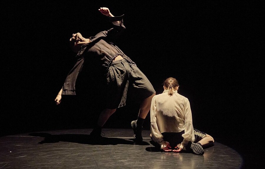 Teatri Riflessi Festival 2026, la danza contemporanea trasforma l’Etna in un crocevia di culture e linguaggi Teatri Riflessi Festival 2026, la danza contemporanea trasforma l’Etna in un crocevia di culture e linguaggi
