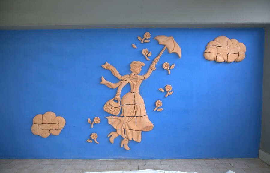 A Librino svelata la mini porta della bellezza dell'Istituto Mary Poppins