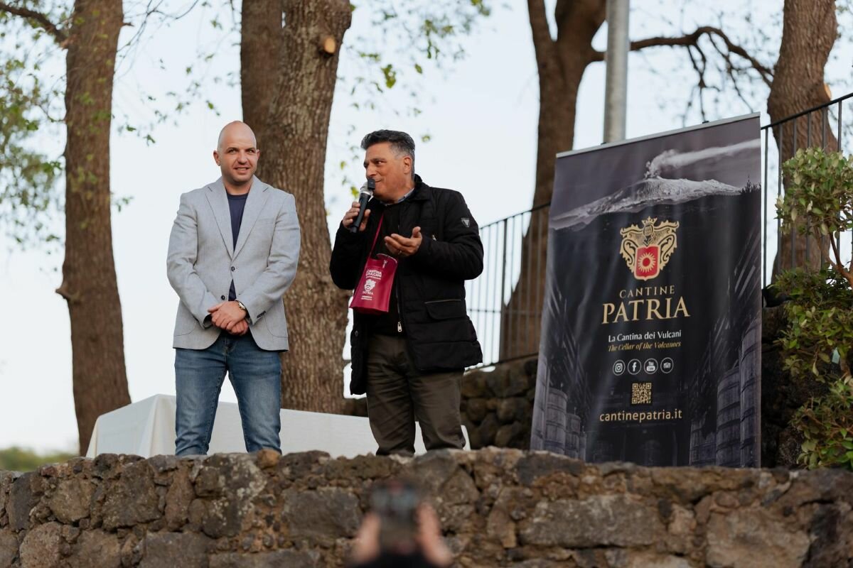 bernardo_di_miceli_e_il_sindaco_di_castiglione_di_sicilia.jpeg bernardo_di_miceli_e_il_sindaco_di_castiglione_di_sicilia.jpeg