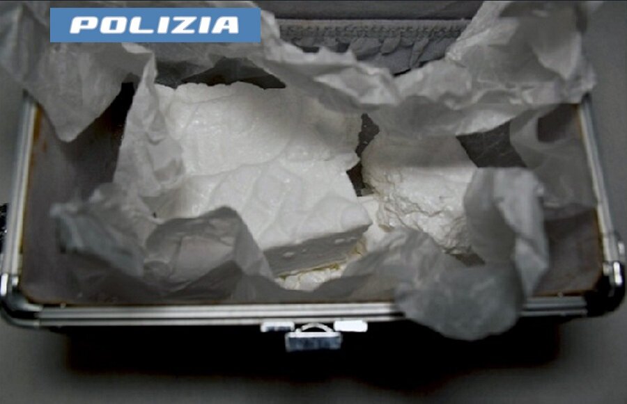 Sequestrati oltre 280 grammi di cocaina a Caltagirone