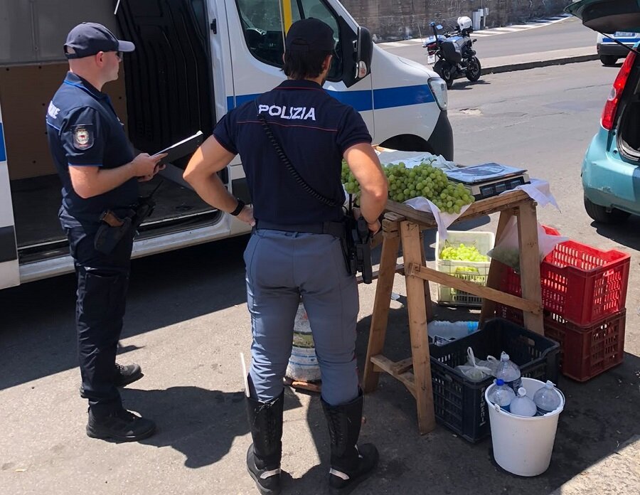 la-polizia-di-stato-coordina-un-controllo-integrato-del-territorio-nel-quartiere-cibali.jpeg la-polizia-di-stato-coordina-un-controllo-integrato-del-territorio-nel-quartiere-cibali.jpeg