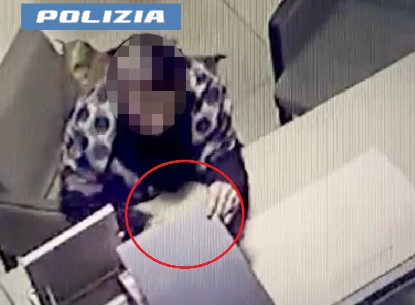 Ladra di gioielli individuata dalla Polizia di Stato