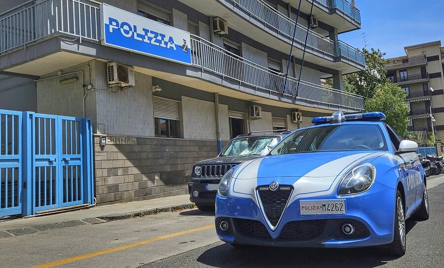 aggredisce-perseguita-e-minaccia-l’ex-25enne-denunciato-dalla-polizia-di-stato.jpeg aggredisce-perseguita-e-minaccia-l’ex-25enne-denunciato-dalla-polizia-di-stato.jpeg