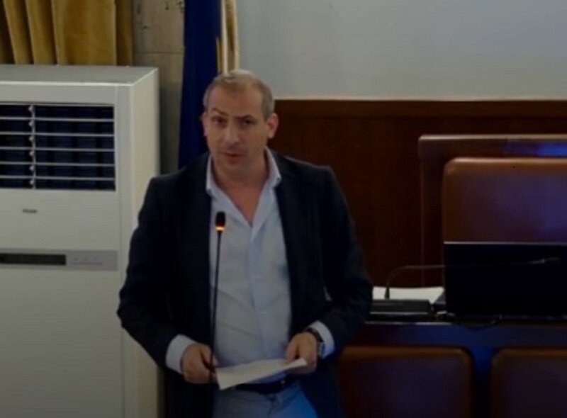 Consiglio, approvata variazione di bilancio per manutenzione straordinaria edificio comunale di via Sangiuliano Consiglio, approvata variazione di bilancio per manutenzione straordinaria edificio comunale di via Sangiuliano