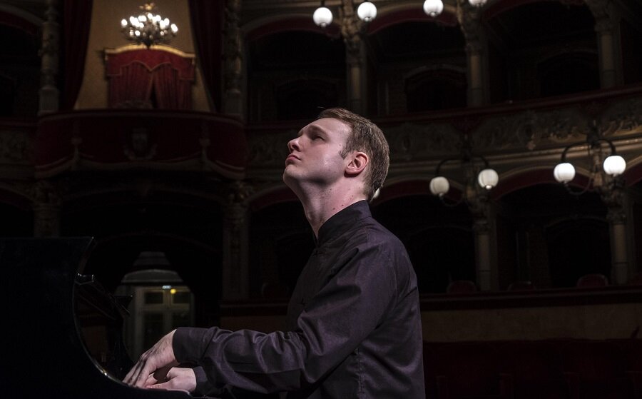 Al Teatro Bellini di Catania il 15 marzo il pianista Giovanni Bertolazzi Al Teatro Bellini di Catania il 15 marzo il pianista Giovanni Bertolazzi