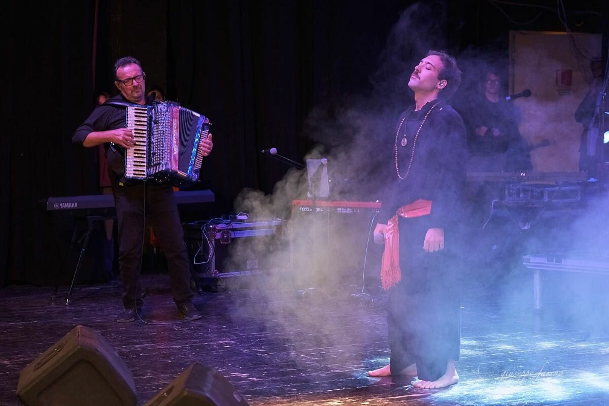 “E ti vengo a cercare”, concerto omaggio al maestro Battiato de I Musicanti di Gregorio Caimi