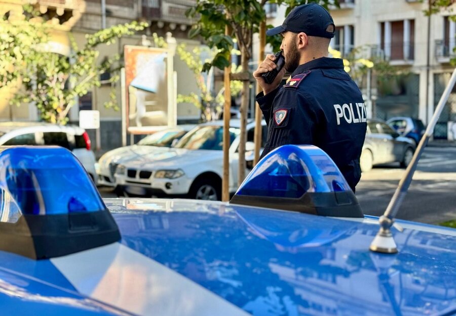 Ladra di gioielli arrestata dalla Polizia di Stato Ladra di gioielli arrestata dalla Polizia di Stato