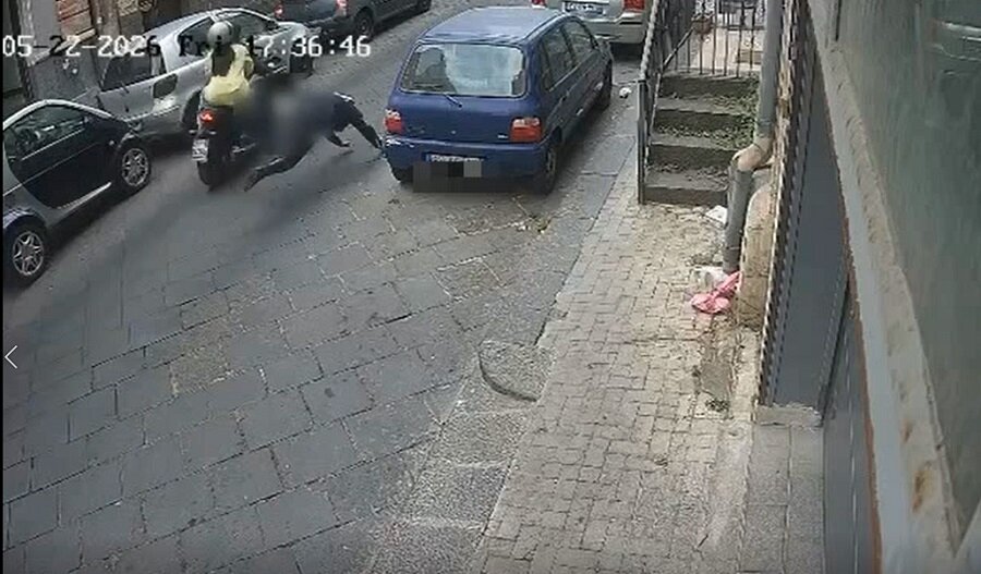 Polizia Locale, motociclista in via Cavaliere non si ferma all&rsquo;alt e travolge agente