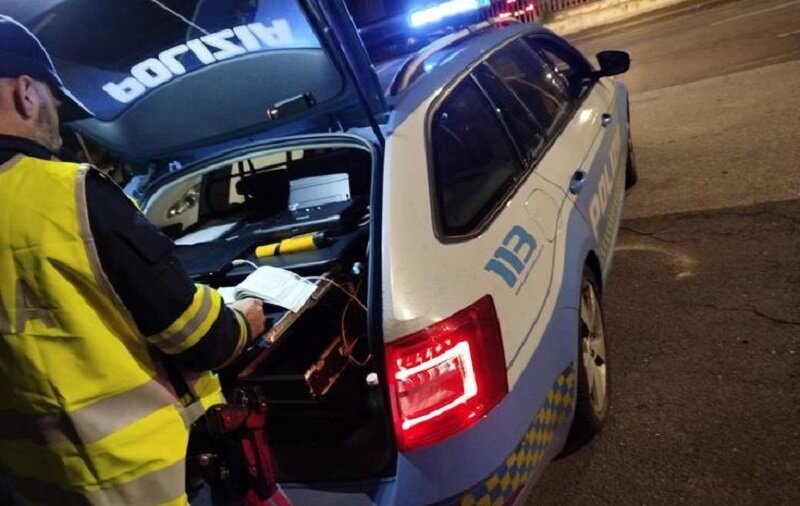 Controlli della Polizia di Stato nei centri per la revisione dei veicoli