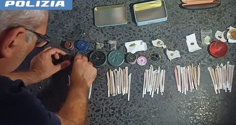 controlli-antidroga-delle-unita’-cinofile-della-polizia-di-stato-nel-centro-storico-di-catania-venerdi’-sera.jpeg controlli-antidroga-delle-unita’-cinofile-della-polizia-di-stato-nel-centro-storico-di-catania-venerdi’-sera.jpeg