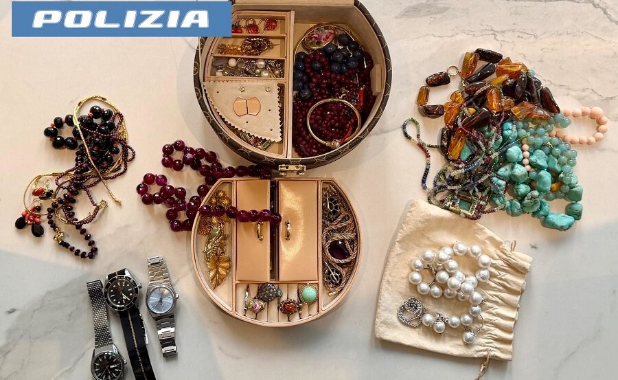 Badante ruba in casa ad un&rsquo;anziana