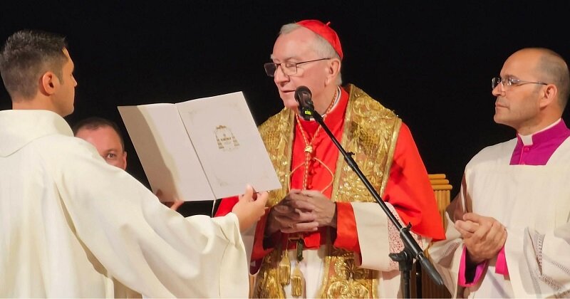 facebook_sant_agata--il-cardinale-parolin-ad-aci-castello-per-il-ix-centenario-delle-reliquie-(12).jpeg