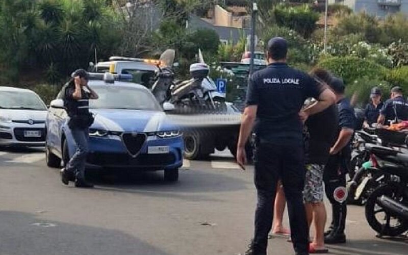 Controlli straordinari coordinati dalla Polizia di Stato nella zona del Lungomare e nel borgo marinaro di San Giovanni li Cuti Controlli straordinari coordinati dalla Polizia di Stato nella zona del Lungomare e nel borgo marinaro di San Giovanni li Cuti