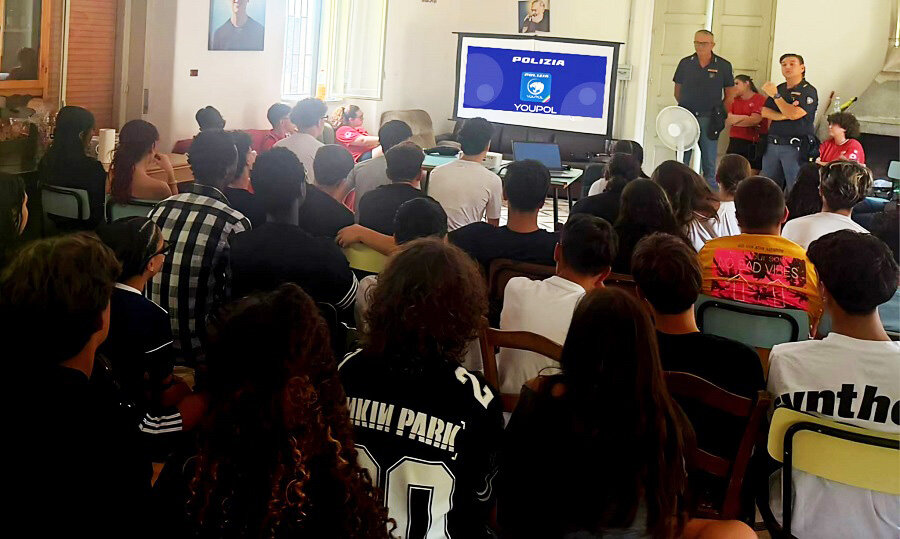 La Polizia di Stato incontra i giovani della Croce Rossa Italiana a Fornazzo