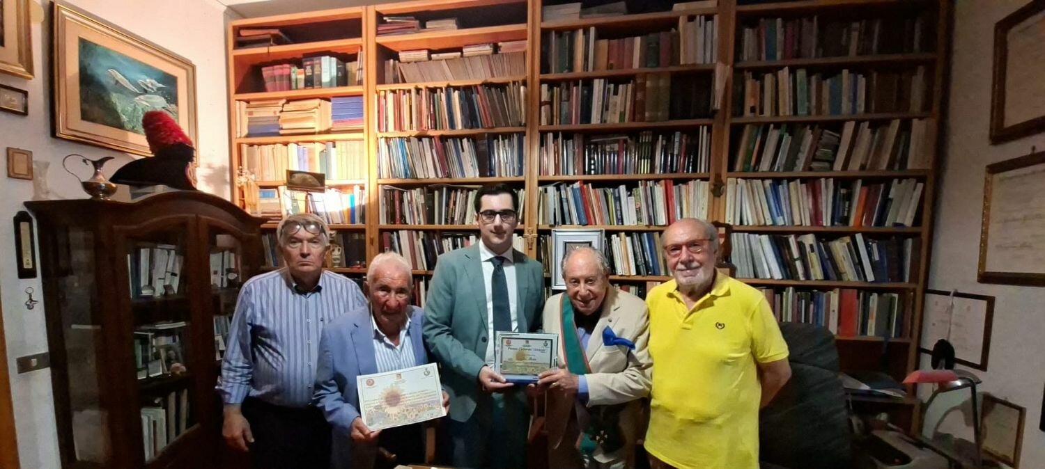 Premio Culturale "Girasole" al Cavaliere di Gran Croce Gaetano Allotta Premio Culturale "Girasole" al Cavaliere di Gran Croce Gaetano Allotta