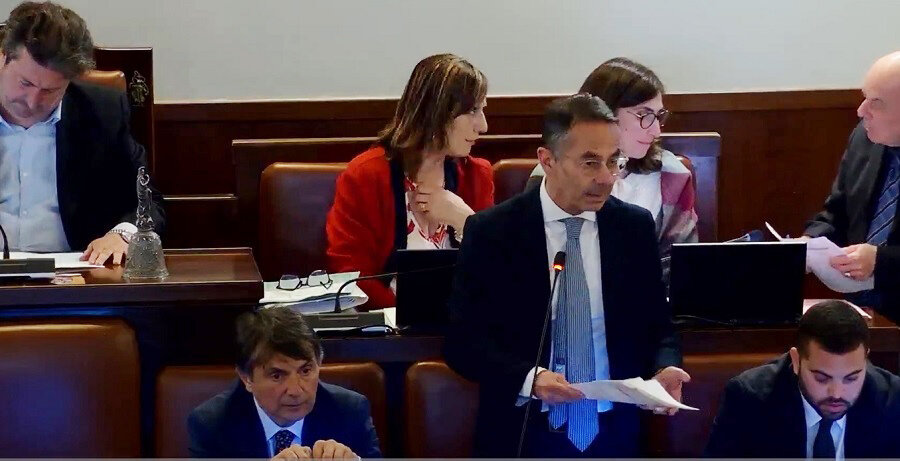 Consiglio comunale, approvata variazione bilancio per hub di mobilit&agrave; a Fontanarossa