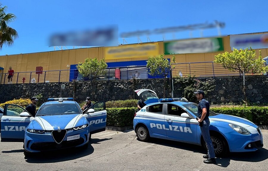 Individuato dalla Polizia di Stato il presunto autore di una rapina e di un furto in gioielleria